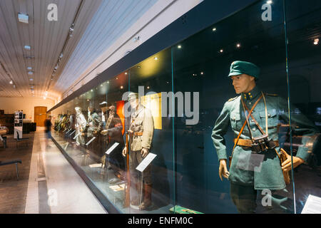 HELSINKI, Finnland - 28. Juli 2014: Die Ausstellung in der militärischen Museen Manege auf Festung Insel von Suomenlinna Stockfoto