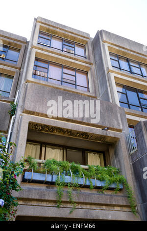 Konkrete Appartementhaus im brutalistischen Stil. Brutalismus. Brutalismus. Sirius Bau, Millers Point, Sydney, Australien. Stockfoto