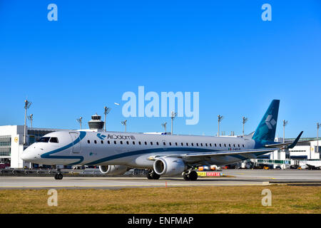 Air Dolomiti Embraer 195, Flughafen München Franz Josef Strauß, Erding, München, Oberbayern, Bayern, Deutschland Stockfoto