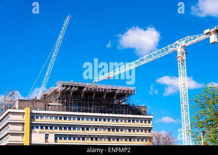 Die Bauarbeiten im Gange am Kings College Hospital, bauen neue Hubschrauberlandeplatz für London Stockfoto