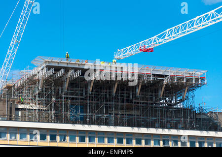 Die Bauarbeiten im Gange am Kings College Hospital, bauen neue Hubschrauberlandeplatz für London Stockfoto