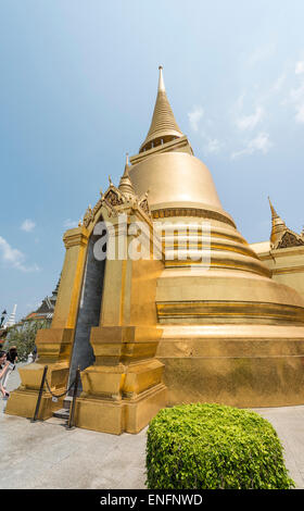 Phra Si Rattana Chedi, Wat Phra Kaeo Tempel, Königspalast, Prasart Phra Thepbidorn, königliches Pantheon, Bangkok, Zentral-Thailand Stockfoto