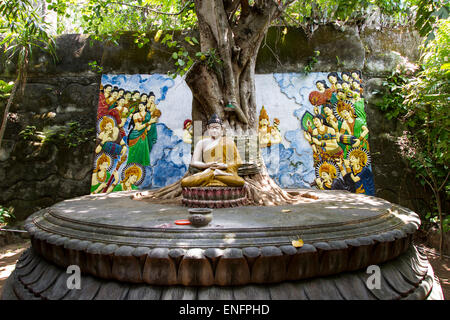 Buddha-Statue im buddhistischen Kloster Brahma Vihara Ashrama, Wihan Buddha Banjar, Bali, Indonesien Stockfoto