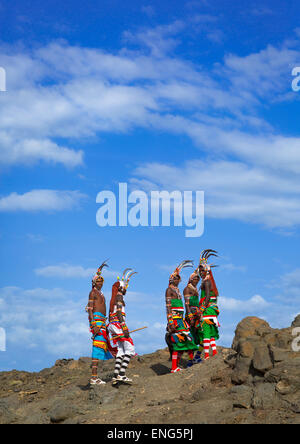 Porträt der Rendille Krieger tragen traditionelle Headwears, Turkana-See, Loiyangalani, Kenia Stockfoto