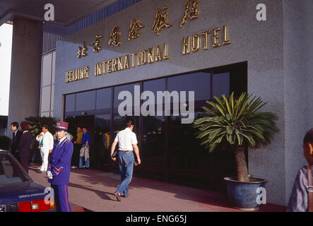 China, Peking (Peking), Hotel International, Eingang Stockfoto