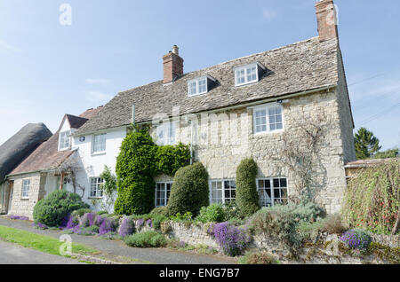 Intelligente Steinhäuser in Warwickshire Dorf von Tredington in der Nähe von Shipston auf Stour Stockfoto