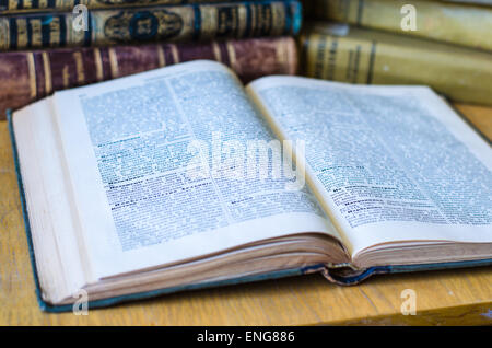 alte antike Bücher im altpreußischen Sprache Stockfoto