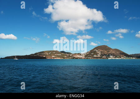 St. Martin, St. Martin, Sint Maarten, Niederländische Antillen: das Karibische Meer und die Skyline von Philipsburg nähert sich der Hafen des holländischen Stadt Stockfoto