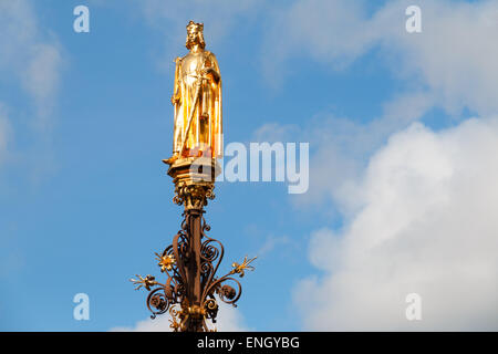 Statue von William II der Niederlande an der Spitze des Brunnens auf dem Binnenhof in den Haag, Niederlande Stockfoto