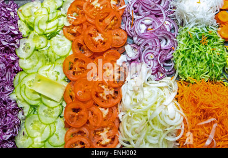 Ein buntes Salatbuffet, gesehen in einem restaurant Stockfoto