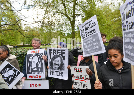 Amerikanische Botschaft, London, UK. 5. Mai 2015. Eine schwarze lebt Angelegenheit Demonstration in Solidarität mit Baltimore erfolgt vor der amerikanischen Botschaft in London. Bildnachweis: Matthew Chattle/Alamy Live-Nachrichten Stockfoto