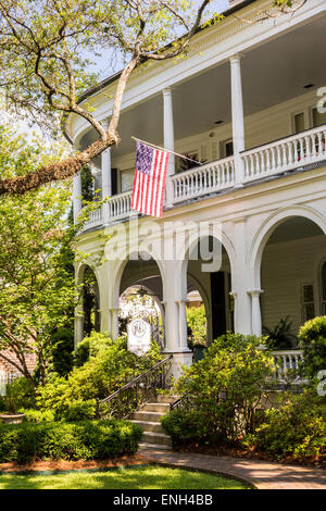 Queen Anne-Stil zu Hause jetzt zwei Meeting Street Inn in historischen Charleston, SC. Stockfoto