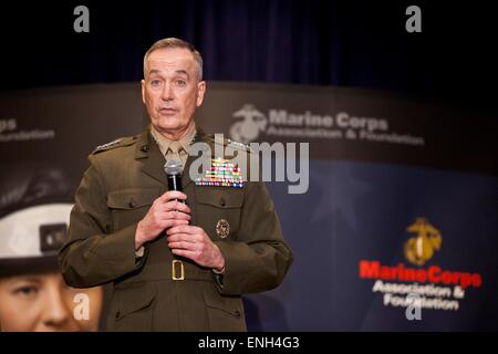 US Marine Corps General Joseph F. Dunford, Jr. besucht der Marine Corps-Verein und Stiftung Boden Logistik awards Dinner 13. März 2015 in Arlington, Virginia. Präsident Obama kündigte 5. Mai 2015, dass Dunford wird neuer Vorsitzender der Joint Chiefs. Stockfoto