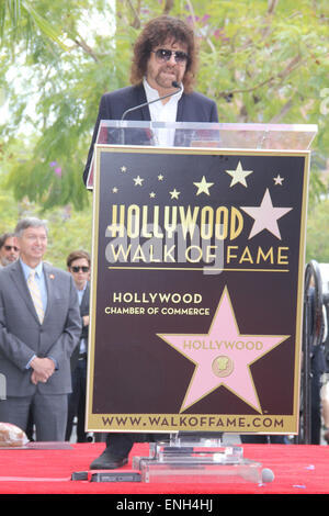 Hollywood, Kalifornien, USA. 23. April 2015. I15747CHW. Rock-Künstler Jeff Lynne geehrt mit Star auf der Hollywood Walk von Fame.1750 N. Vine Street inFront von Capitol Records Building, Hollywood, CA.04/23/2015.JEFF LYNNE. ¬ © Clinton H. Wallace/Photomundo/Fotos inc © Clinton Wallace/Globe Fotos/ZUMA Draht/Alamy Live News Stockfoto