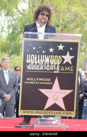 Hollywood, Kalifornien, USA. 23. April 2015. I15747CHW. Rock-Künstler Jeff Lynne geehrt mit Star auf der Hollywood Walk von Fame.1750 N. Vine Street inFront von Capitol Records Building, Hollywood, CA.04/23/2015.JEFF LYNNE. ¬ © Clinton H. Wallace/Photomundo/Fotos inc © Clinton Wallace/Globe Fotos/ZUMA Draht/Alamy Live News Stockfoto