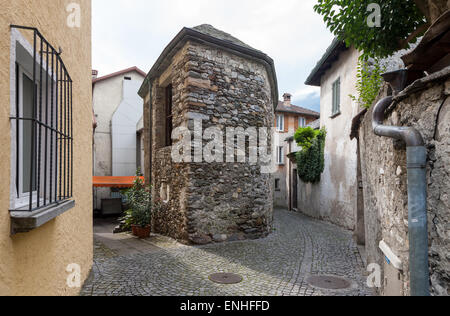 Gasse der Altstadt in Italien Stockfoto