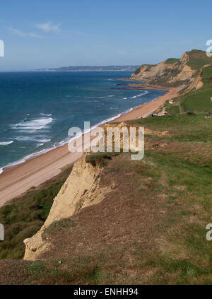 Klippen und Strand von Eype in der Nähe von West Bay, Dorset, Großbritannien Stockfoto