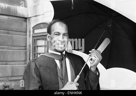 CEC Thompson (39), ehemalige Großbritannien und Irland professioneller Rugbyspieler, nach Erhalt der Wirtschaftswissenschaften von der Universität Leeds, Juli 1968 abgebildet. Stockfoto