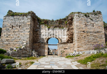 Eingang zum St. Johns Basilika, Selcuk, Türkei Stockfoto