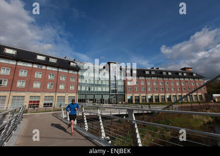 Radisson Blu Hotel Durham außen Durham Stadtzentrum mit einem Morgen Läufer im Vordergrund Stockfoto