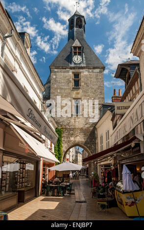 Clock Tower und engen Straße, Amboise Stockfoto