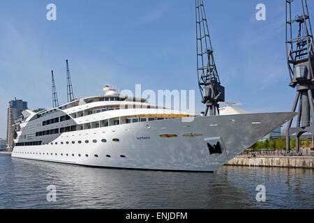 Sunborn schwimmenden Hotel im Royal Victoria Dock in der Nähe des Excel Exhibition Centre Newham London Docklands East London England UK günstig Stockfoto