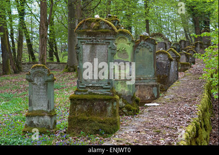 Grabsteine, gebaut auf einem jüdischen Friedhof im 16. Jahrhundert, die letzte Beerdigung in 1900, Heiligenstadt, Franken, Oberbayern Stockfoto