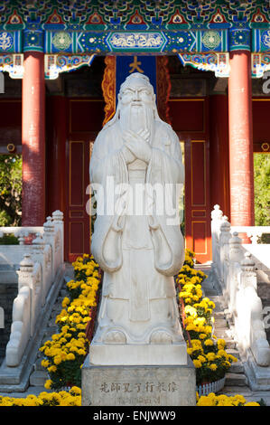Marmorstatue, Philosoph, Konfuzius-Tempel, Peking, Volksrepublik China Stockfoto