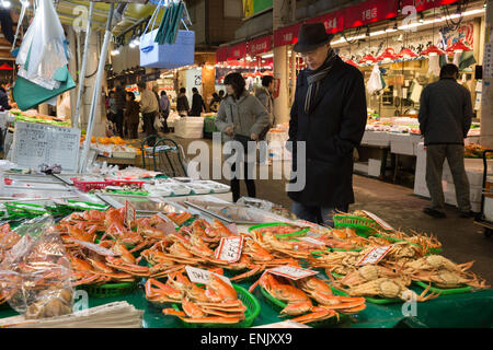 Lokalen Krabben und Meeresfrüchte, Omicho Markt, Kanazawa, Präfektur Ishikawa, zentralen Honshu, Japan, Asien Stockfoto