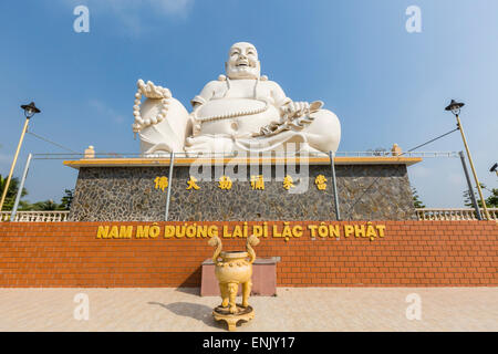 Riesige Buddha-Statue bei Vinh Trang Pagode, My Tho, Vietnam, Indochina, Südostasien, Asien Stockfoto