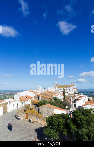 Die mittelalterliche Stadt Monsaraz in Alentejo, Portugal, Europa Stockfoto