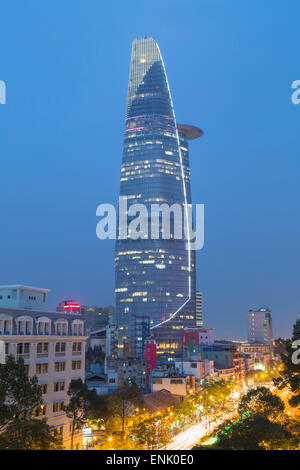 Bitexco Financial Tower in der Abenddämmerung, Ho-Chi-Minh-Stadt, Vietnam, Indochina, Südostasien, Asien Stockfoto