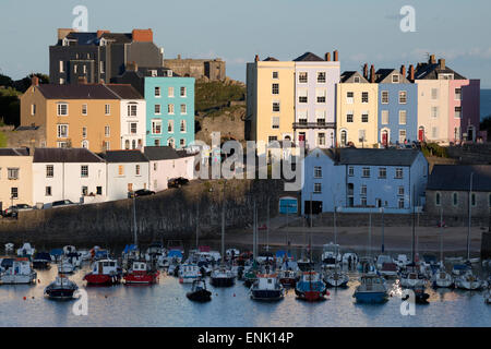View over harbour, Tenby, Carmarthen Bay, Pembrokeshire, Wales, United Kingdom, Europe Stockfoto