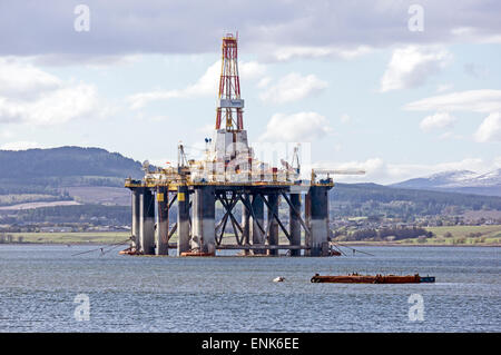 Pelagial semi-Submersible Rig verankert Transocean Sedco 712 im Cromarty Firth auf der Black Isle Highland-Schottland Stockfoto