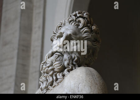 Römische Kaiserzeit. Zeiten des Kaisers Hadrian. 2. Jahrhundert. Skulptur eines Flusses Arno Gott (oder Tigris) liegen. Stockfoto