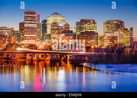 Rosslyn, Arlington, Virginia, USA Skyline der Innenstadt am Fluss Potamac. Stockfoto