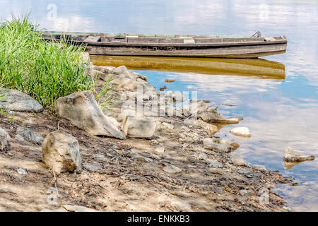 Traditionelle hölzerne Angelboot/Fischerboot, Weichsel, Mlociny, Polen Stockfoto