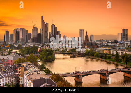 Frankfurt, Deutschland-Skyline am Main. Stockfoto
