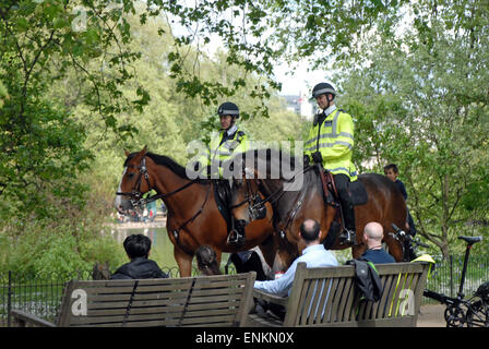 London, UK, montiert 7. Mai 2015, Polizei Patrouille Park. Bildnachweis: JOHNNY ARMSTEAD/Alamy Live-Nachrichten Stockfoto