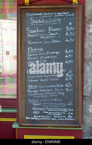 Cafe Menü, de Saint Antonin Noble Val, Tarn et Garonne, SW-Frankreich Stockfoto