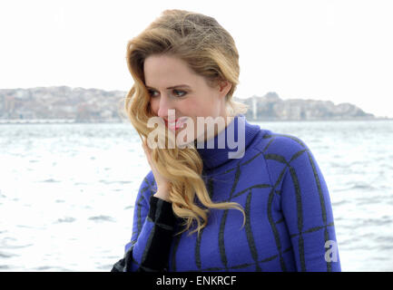 Die schwangere deutsche Schauspielerin Wilma Elles posiert auf dem Bosporus, Istanbul, Türkei, 4. April 2015. Der gebürtige Kölner Schauspielerin ist ein TV-Star in der Türkei. Foto: Lena Klimkeit/dpa Stockfoto