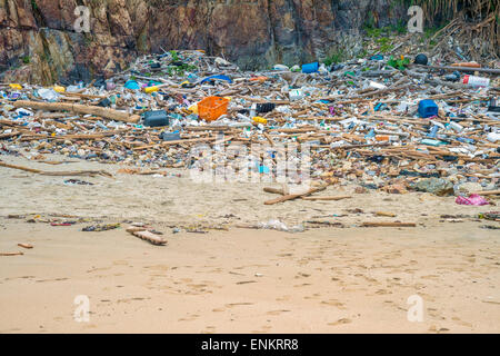 Müll am Strand, in Hong Kong Stockfoto