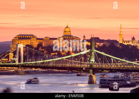 BEAUTIFIL Nacht Blick auf Budapest-Ungarn. Stockfoto