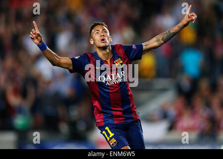 Barcelona, Spanien. © 6. Mai 2015. Fußball/Fußball Neymar (Barcelona): Neymar von Barcelona feiert Tor ihrer Seite Dritten während der UEFA Champions League Semi final 1. Bein match zwischen FC Barcelona 3-0 FC Bayern München im Camp Nou in Barcelona, Spanien. Kredit: D. Nakashima/AFLO/Alamy Live-Nachrichten Stockfoto