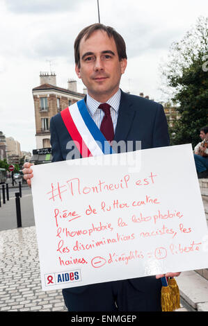 Montreuil, Frankreich. Kampagne gegen Homophobie, IDAHOT, Porträts mit handschriftlichen Slogans auf Plakaten, Patrice Bessac, Maire de Montreuil, französische Protest Poster Stockfoto