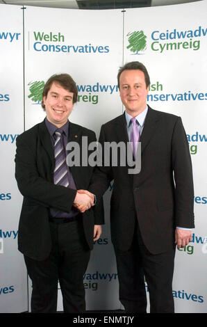 Premierminister David Cameron mit dem neuen Cardiff North MP Craig Williams im Jahr 2007 gewählt. Stockfoto