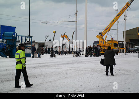 Blackpool, UK. 8. Mai 2015. Burtons Film 'Miss Peregrine Home für Sonderzeichen' wird auf Blackpools Strandpromenade schließen die Promenade von Chapel Street, Talbot Straße gedreht. Schauspieler Samuel L Jackson, Dame Judi Dench und Eva Green Star in diesem Film im Jahr 2016. Bildnachweis: Gary Telford/Alamy Live News Stockfoto