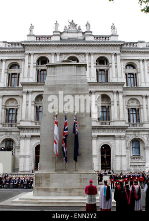 London, UK. 8. Mai 2015. Foto auf 8. Mai 2015 zeigt eine Gesamtansicht eines Dienstes VE Tag des Gedenkens am Ehrenmal am Whitehall zum Gedenken an den 70. Jahrestag des Endes des zweiten Weltkrieges in Europa in London, Großbritannien. © Han Yan/Xinhua/Alamy Live-Nachrichten Stockfoto