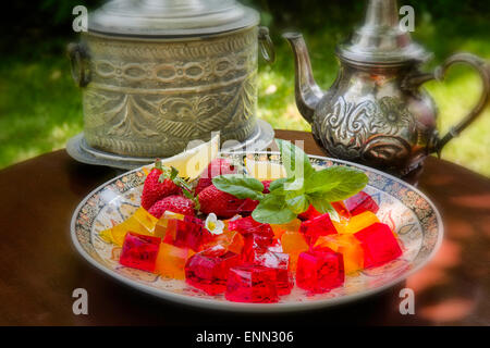 Frucht-Gelee ist traditionelle arabische Süßspeise Stockfoto