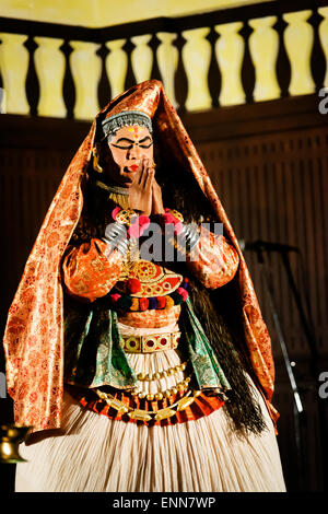 Traditionelle Kerala kulturelle Tanzshow (Kathakali) in Fort Kochi. Stockfoto